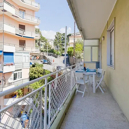 Guesthost - Porto Sole Vacation Apartamento Sanremo