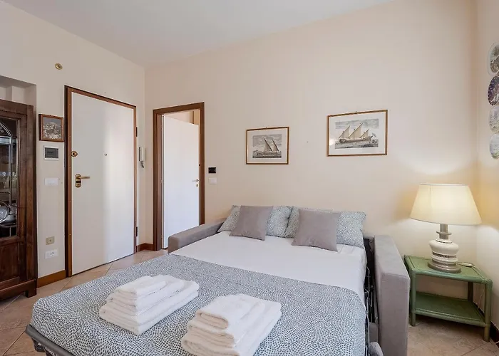 Guesthost - Porto Sole Vacation Appartement San Remo