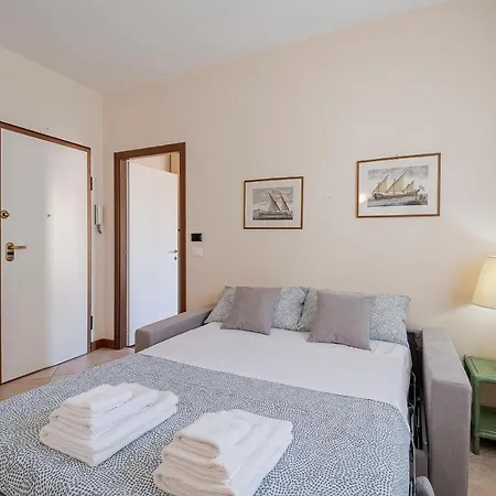 Guesthost - Porto Sole Vacation Apartman San Remo